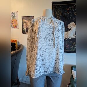 Maison d' Amélie White and Black Floral Blouse with‎ gold flecks floral size M